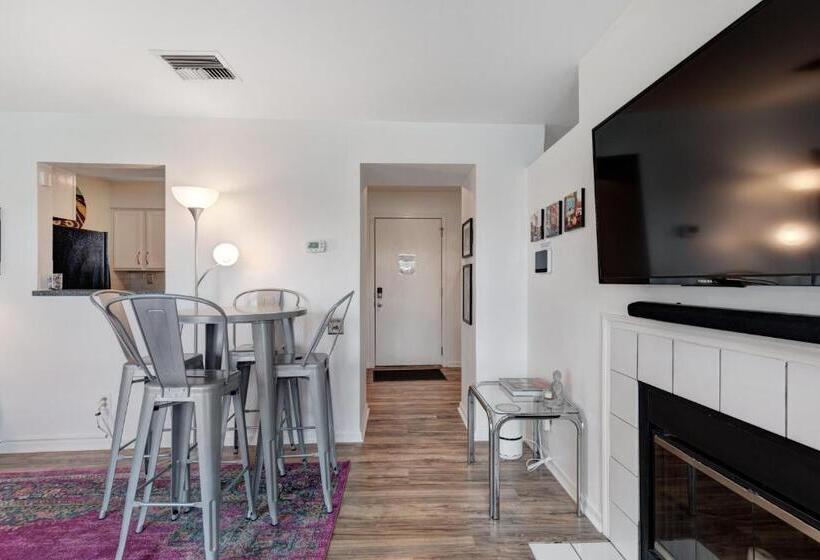 هتل Nash Vegas Oasis