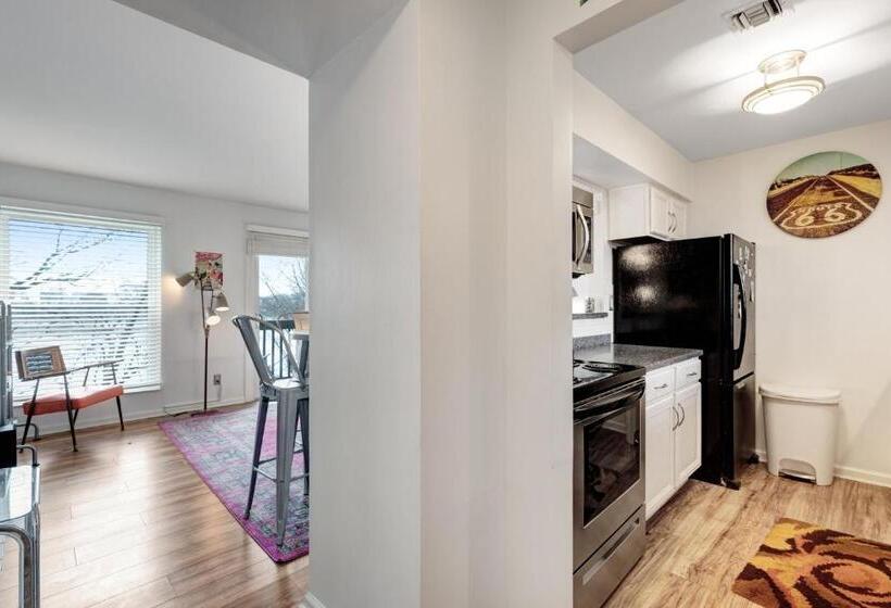 هتل Nash Vegas Oasis