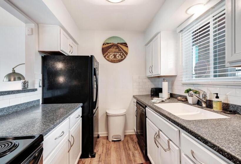 هتل Nash Vegas Oasis