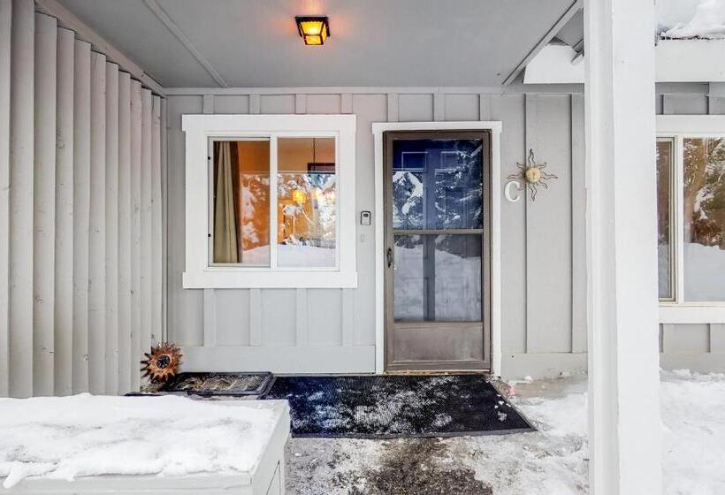 فندق Pinewood Delightful Retreat