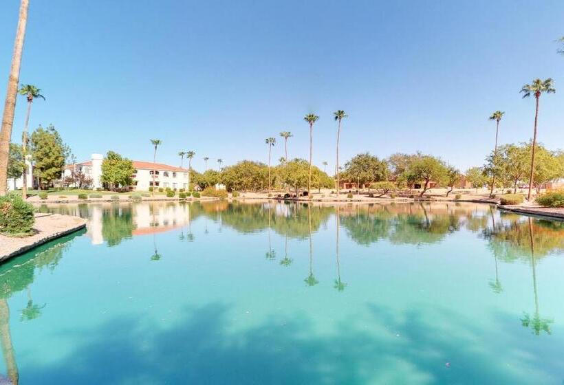 هتل Superstition Springs