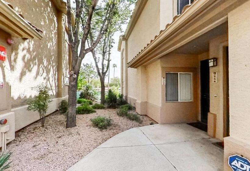 هتل Superstition Springs