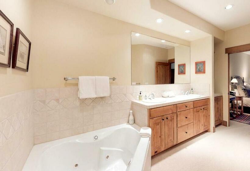 فندق Westridge 11