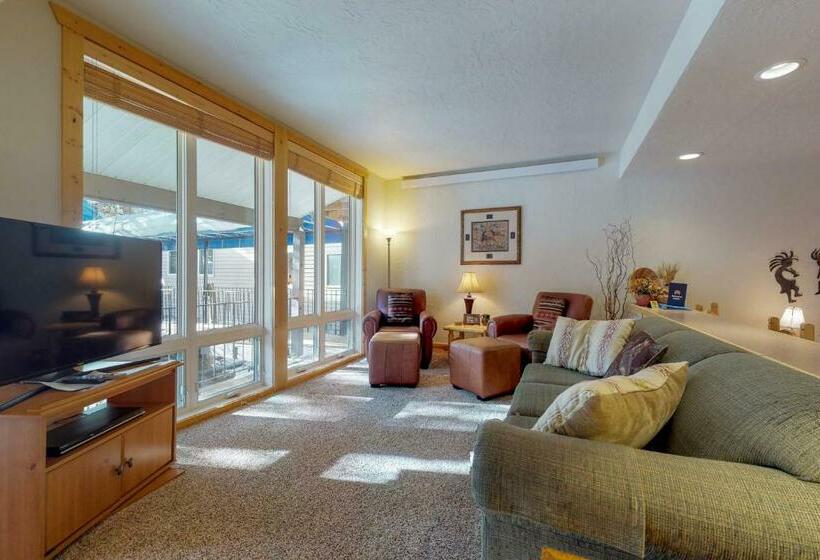 فندق Wine Down In Granby