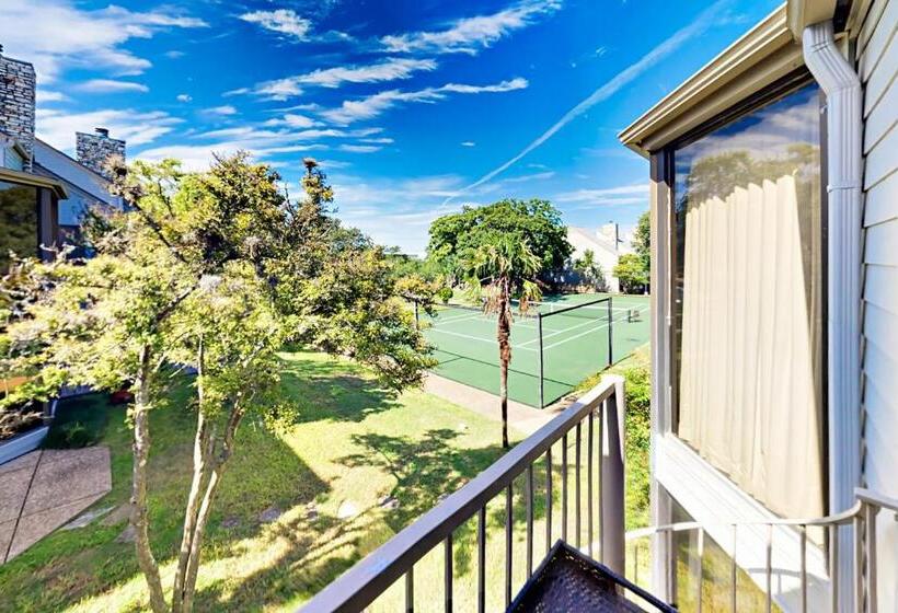 Отель 104 World Of Tennis Square #104