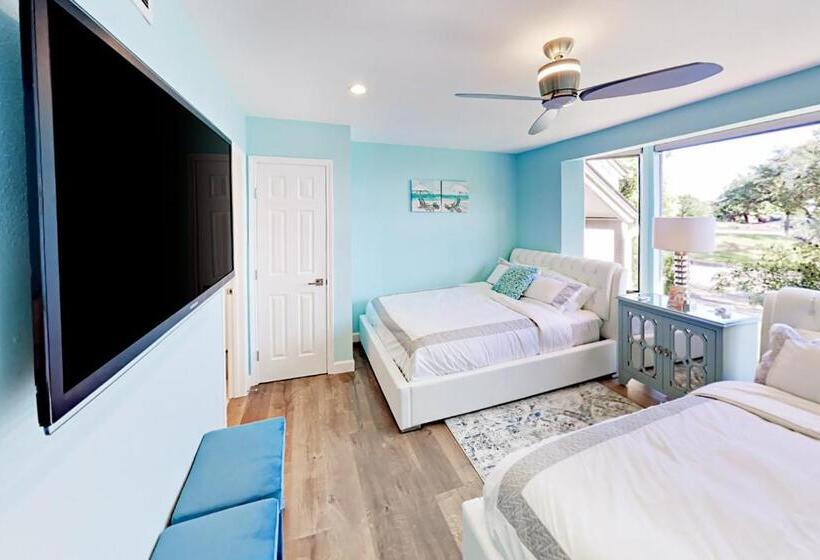 Отель 104 World Of Tennis Square #104