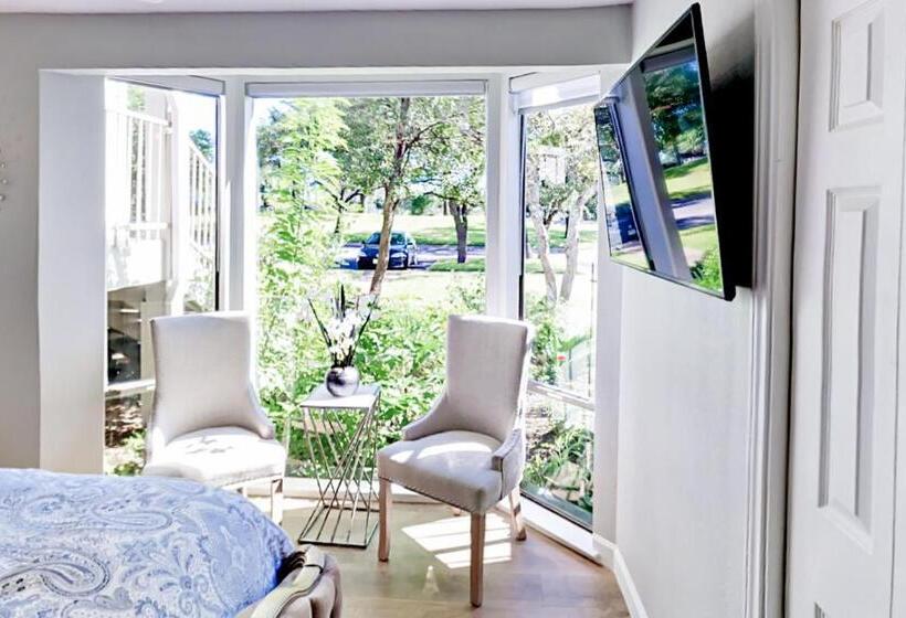 Отель 104 World Of Tennis Square #104