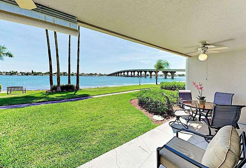 בית מלון כפרי Boca Ciega Bay Resort #114