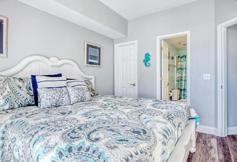 هتل Coconut Grove 203