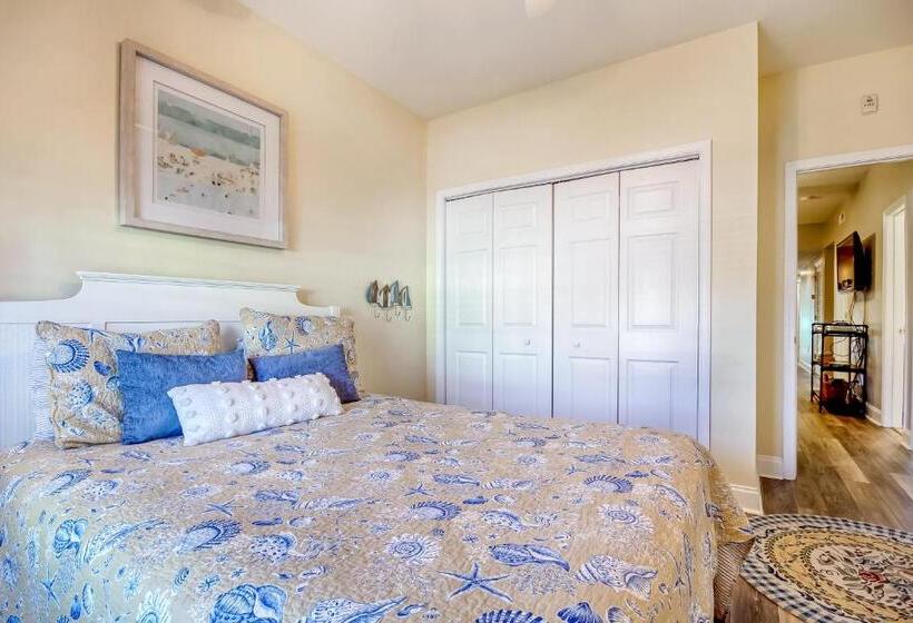 هتل Coconut Grove 203