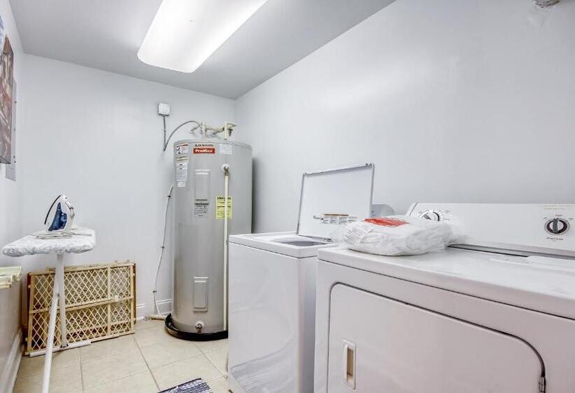 هتل Coconut Grove 203