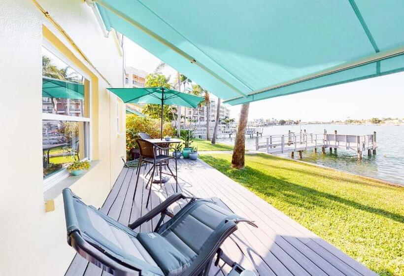 Отель Malyn Resort Unit 124