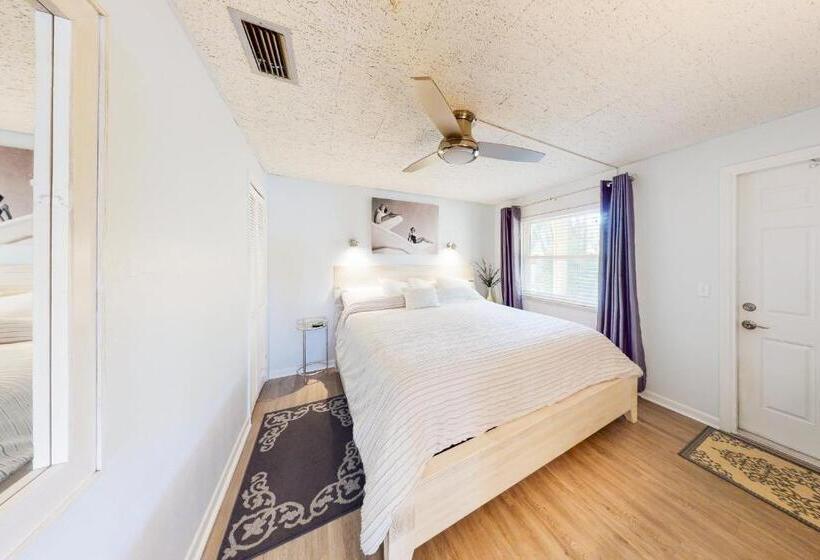 בית מלון כפרי Malyn Resort Unit 124