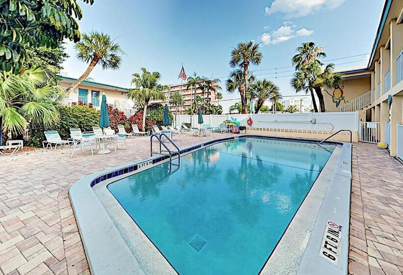 Отель Malyn Resort Unit 124