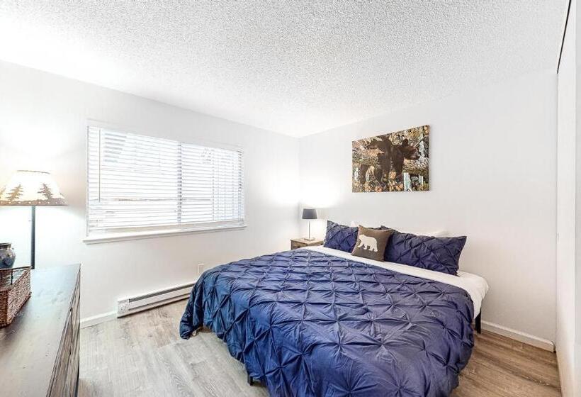 בית מלון כפרי North Tahoe Nest