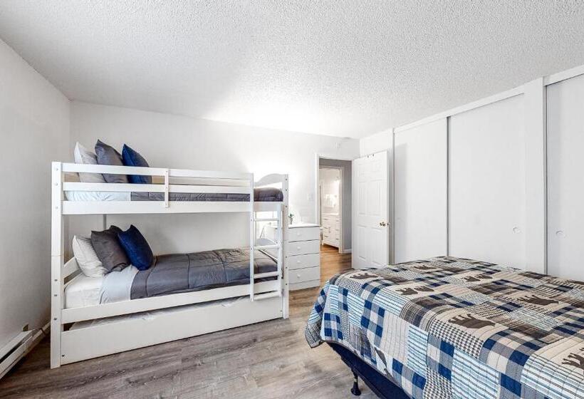 בית מלון כפרי North Tahoe Nest