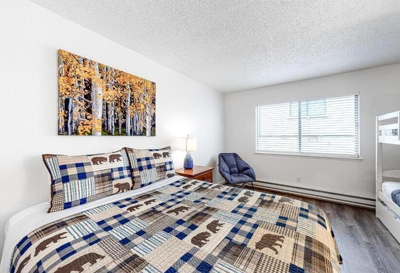 בית מלון כפרי North Tahoe Nest