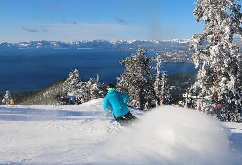 בית מלון כפרי North Tahoe Nest