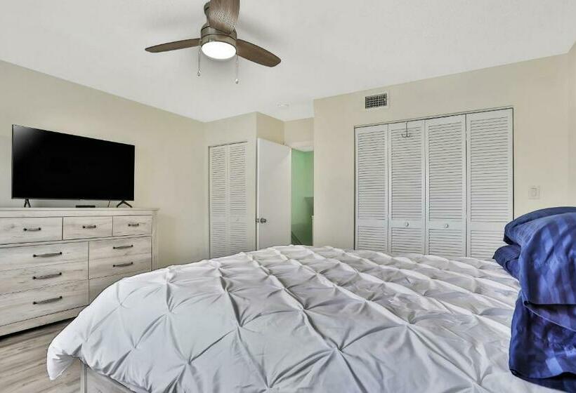 فندق Satellite Haven