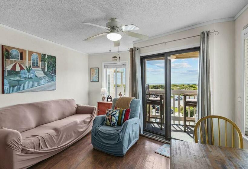 فندق A Place At The Beach 237