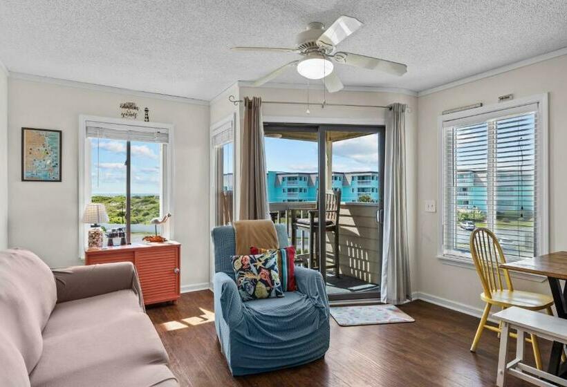 فندق A Place At The Beach 237