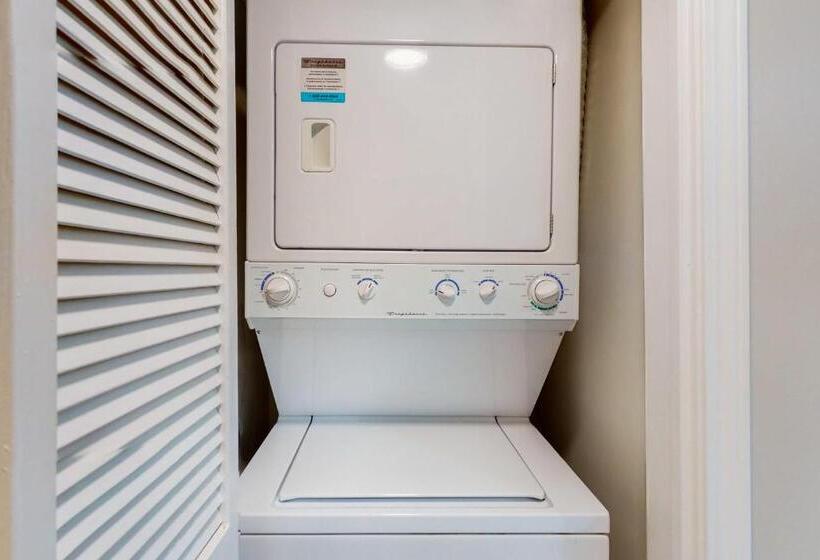 ホテル Back Bay Condominium #708