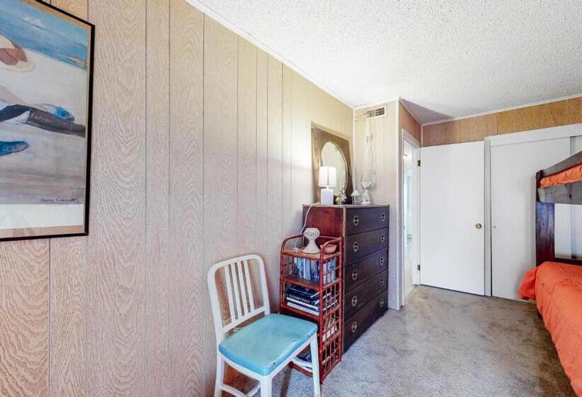 فندق Cedar Shores     30142 Cedar Shores Rd #e144