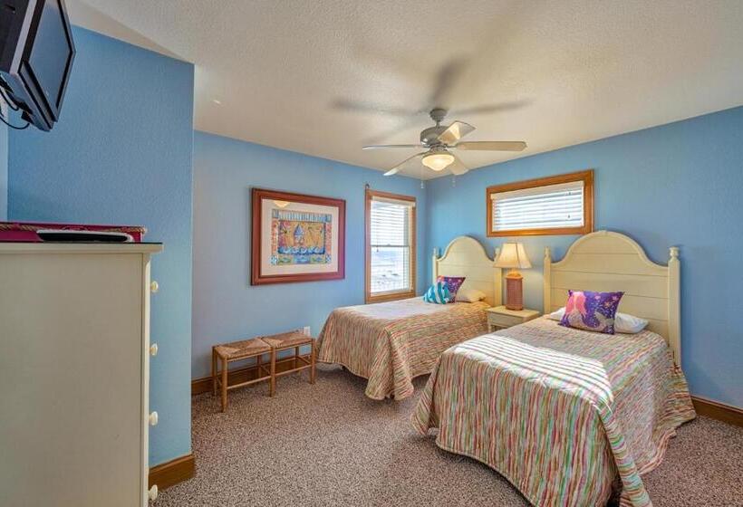 فندق Coastal Charm 220