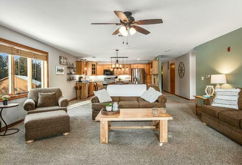 Отель Condo On The Green