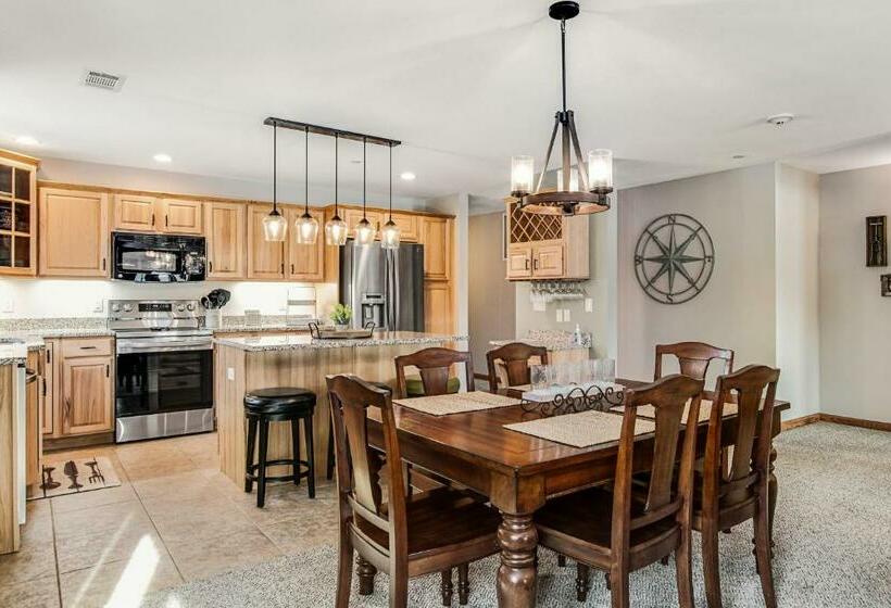 Отель Condo On The Green