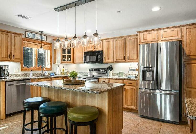 Отель Condo On The Green