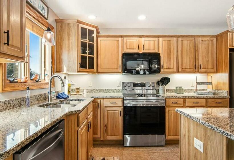 Отель Condo On The Green