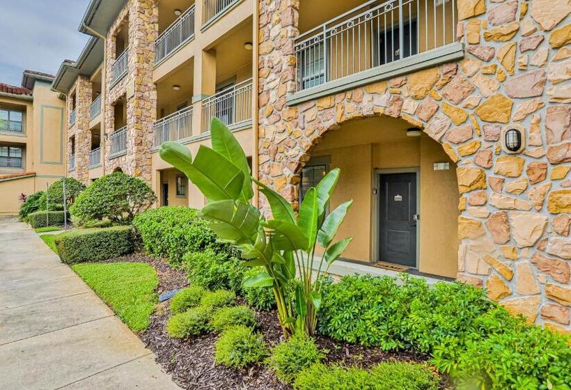 هتل Dash Of Davenport