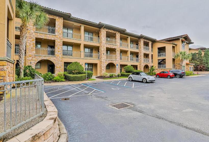 هتل Dash Of Davenport