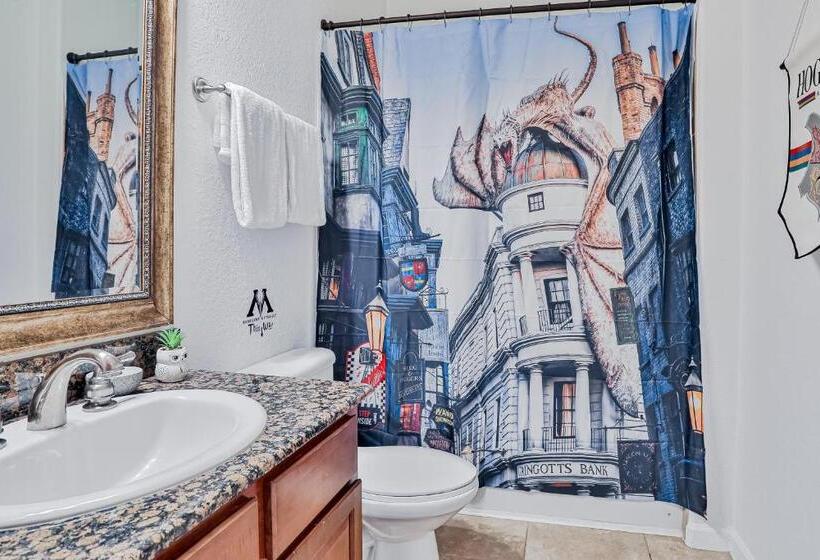 هتل Dash Of Davenport