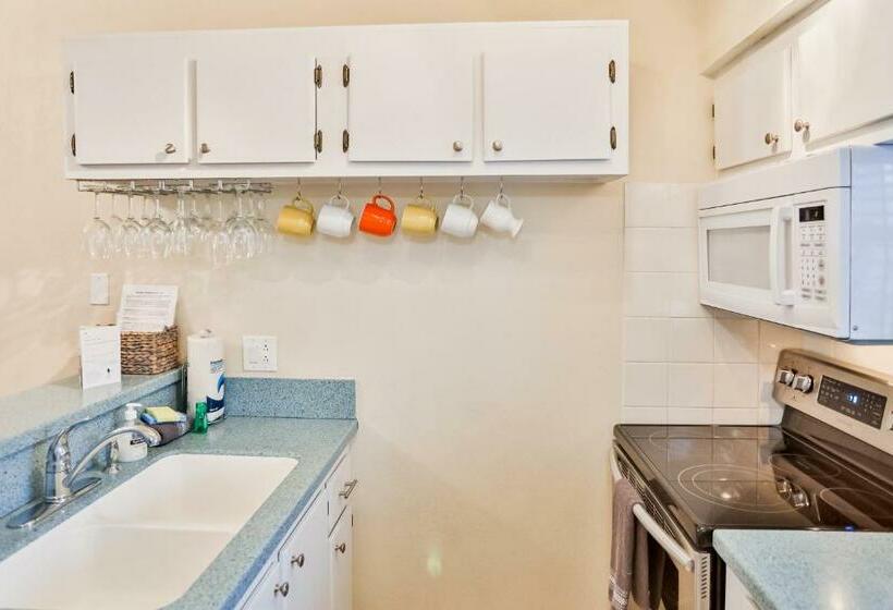 فندق Dockside Destiny