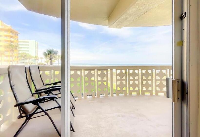 فندق Golden Arms 111