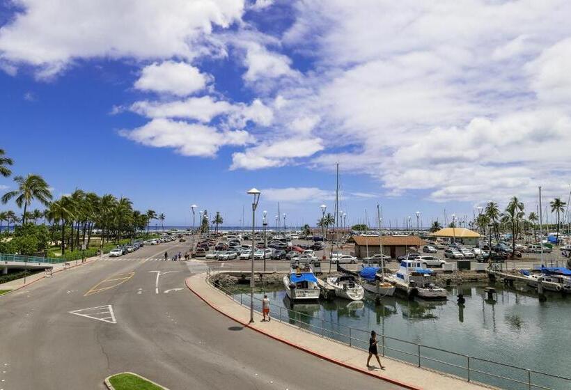 ホテル Ilikai 883