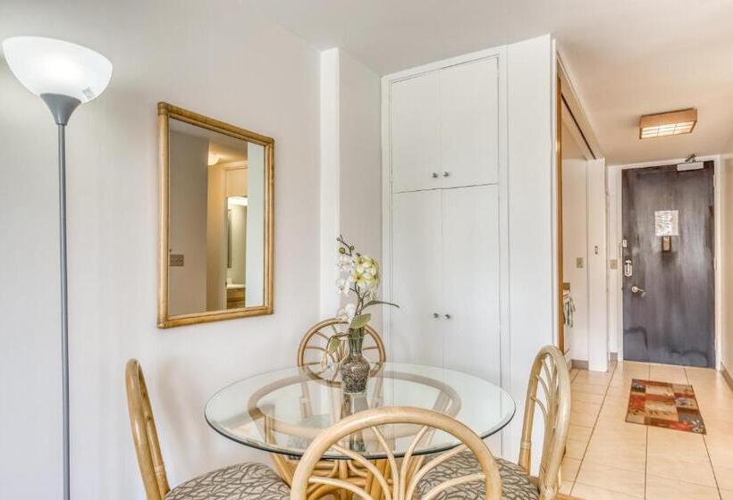 ホテル Ilikai 883