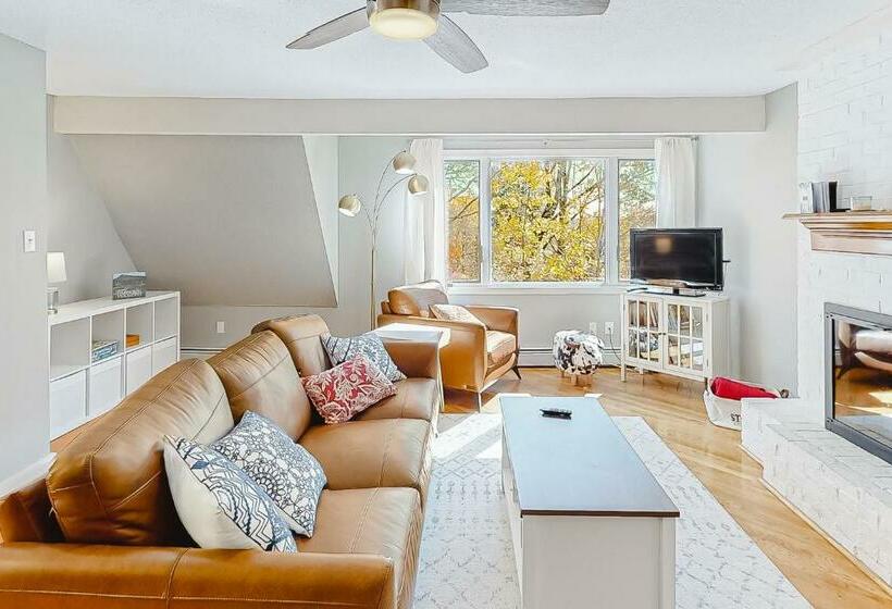 فندق Kingswood Mountainside Retreat