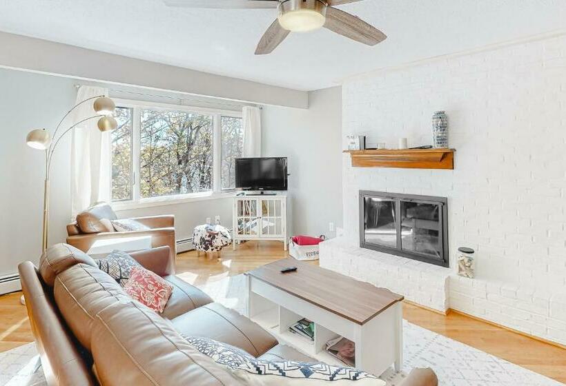 فندق Kingswood Mountainside Retreat