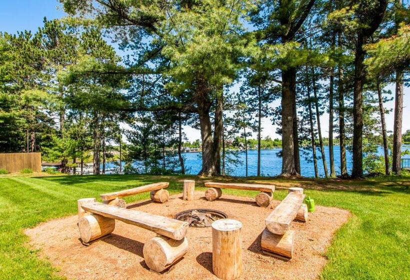 فندق Lake Minocqua Lakeview