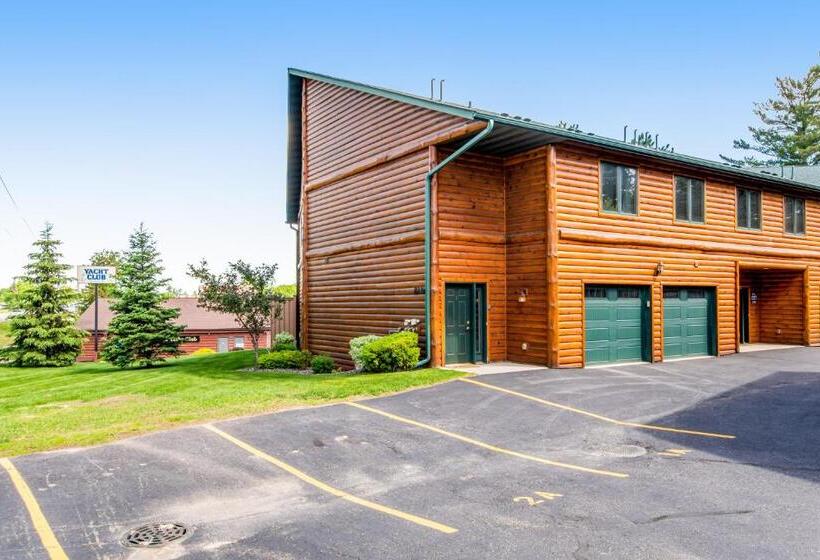 فندق Lake Minocqua Lakeview