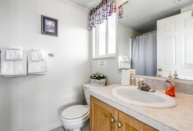 Отель Marina Retreat