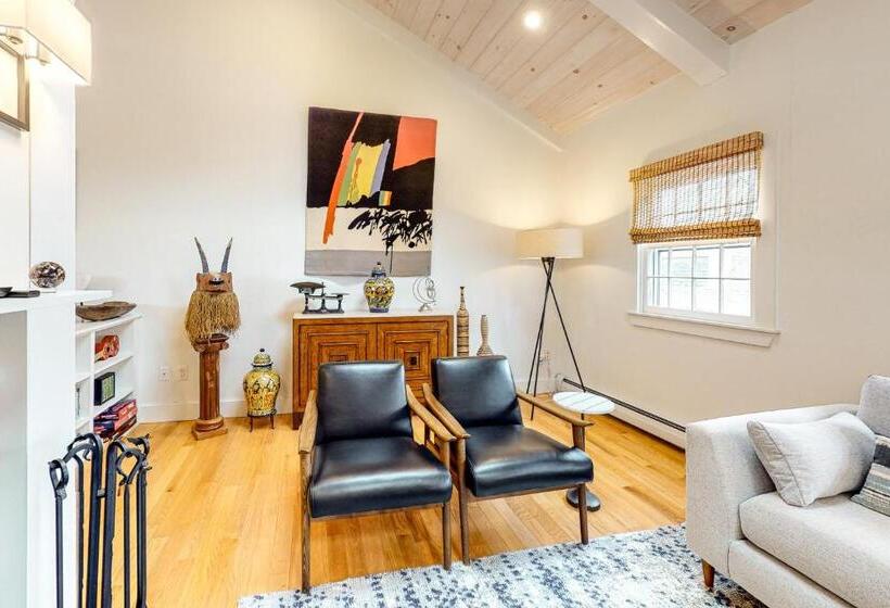 هتل Penthouse On Commercial