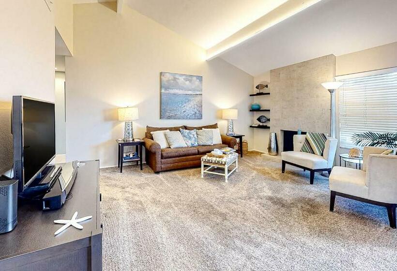 فندق Poinsettia Pacific Views