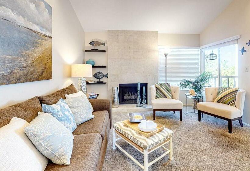 فندق Poinsettia Pacific Views