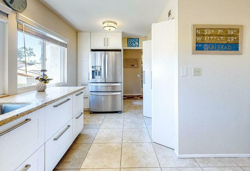 فندق Poinsettia Pacific Views