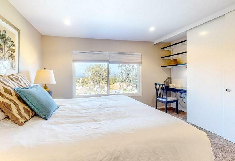 فندق Poinsettia Pacific Views