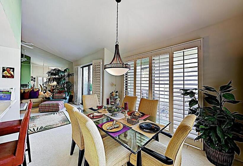 Отель Riviera Oasis